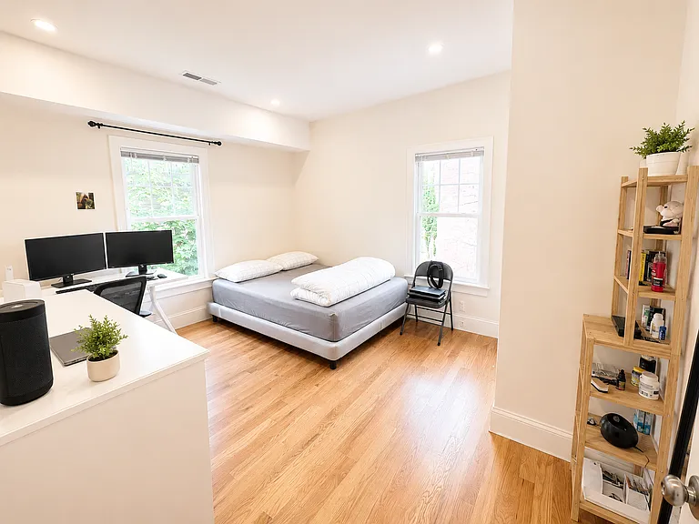 23 Higgins St #2 — Photo 4