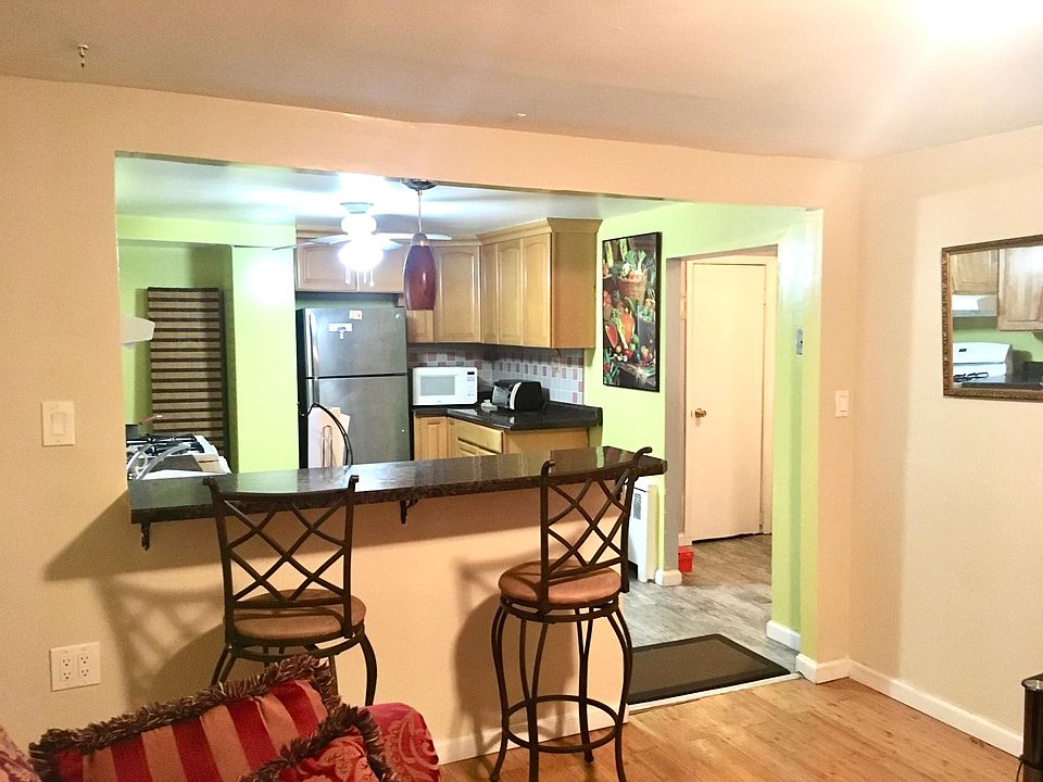 1st image of 39 Yonkers Ter Floor 1