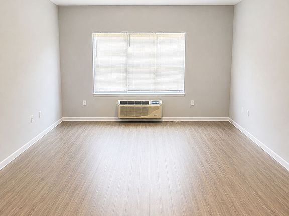 4th image of 39 16th Ave #1