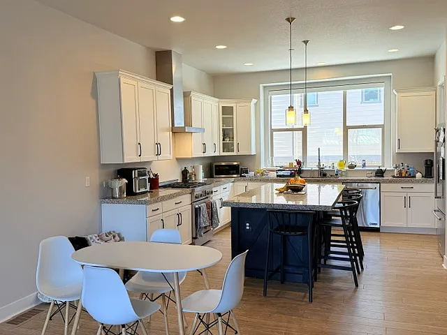 2336 Marigold Pl — Photo 6