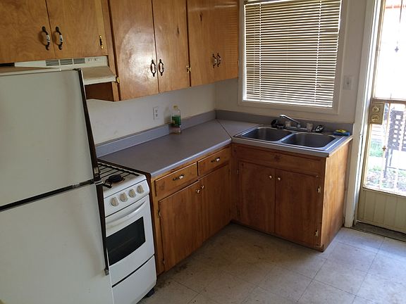 4th image of 8712 Lawson St APT 10