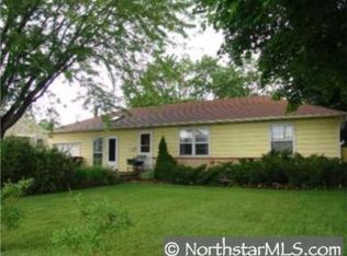 1239 Parallel St, Chaska, MN 55318