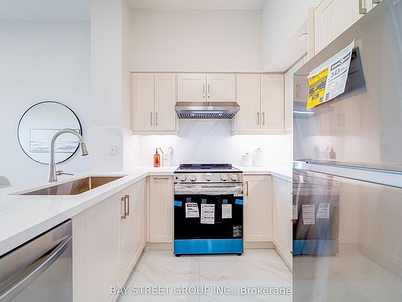 5th image of 1038 McNicoll Ave #218
