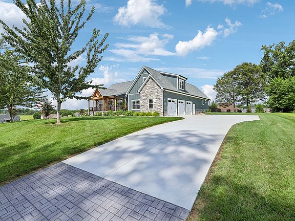 5th image of 153 Cascade Dr