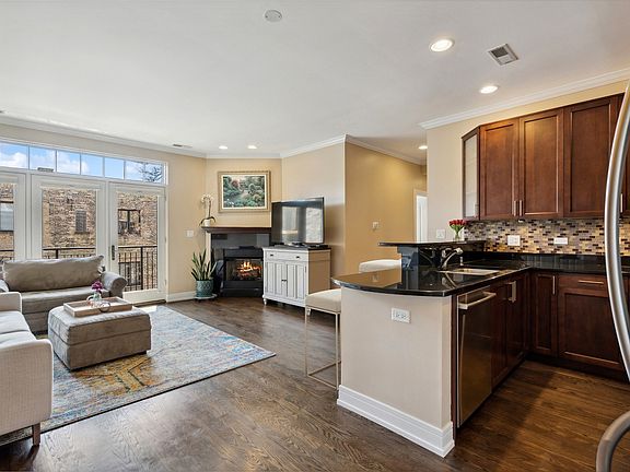 5th image of 4150 N Kenmore Ave #306