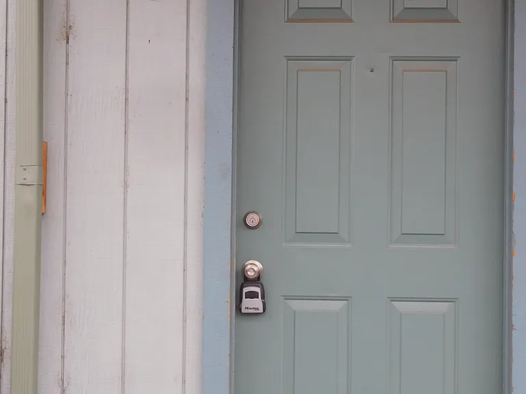 1250 Salem Pl #3 — Photo 2