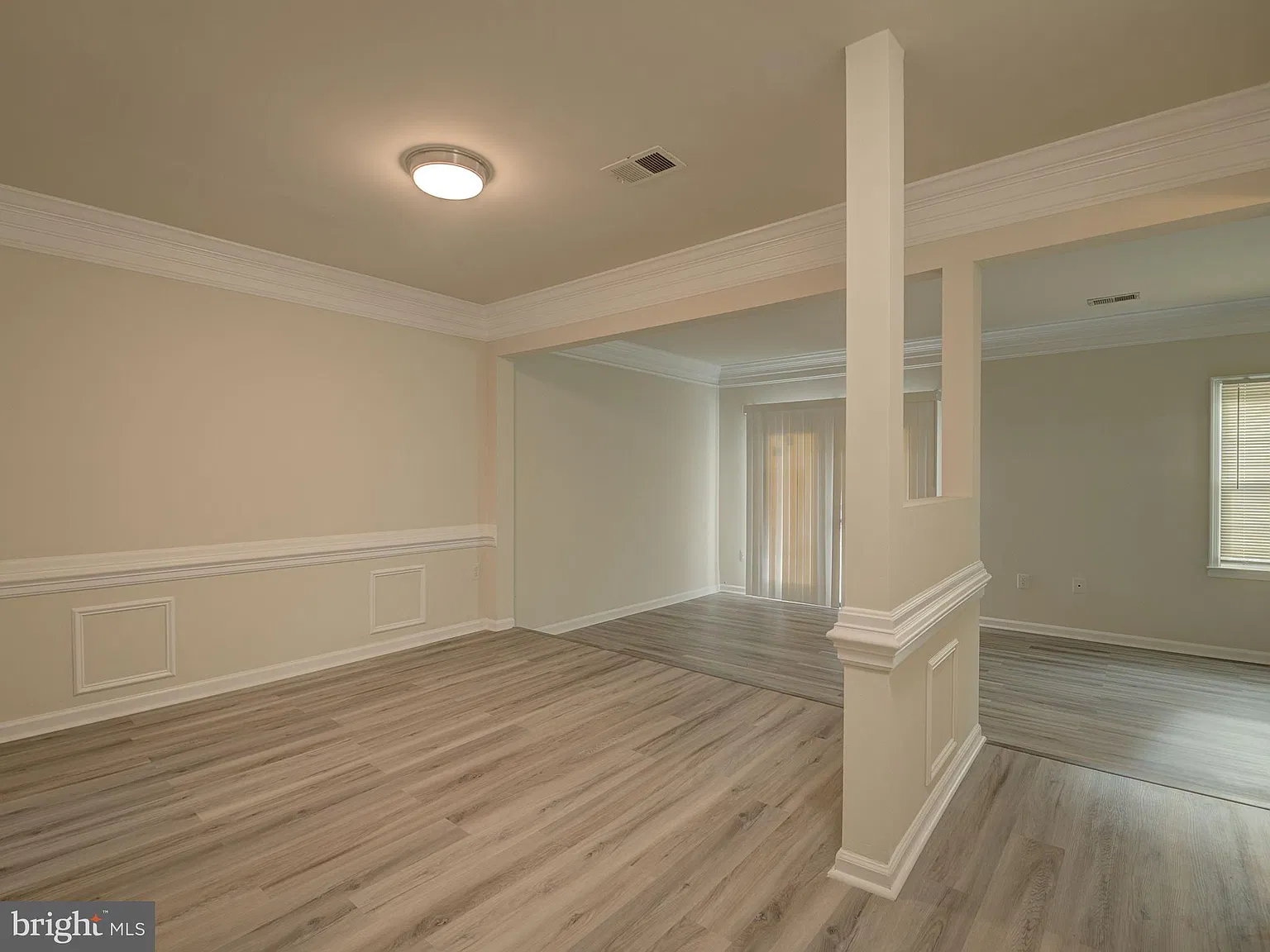 3 bed, 2.5 bath, 1364 sqft, $2,400 — Photo 3