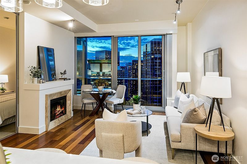 4th image of 737 Olive Way #3101