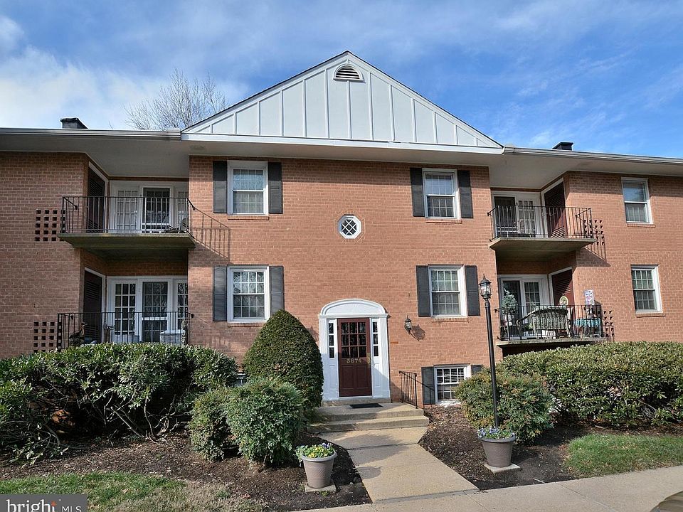 1st image of 3874 Lyndhurst Dr APT 202
