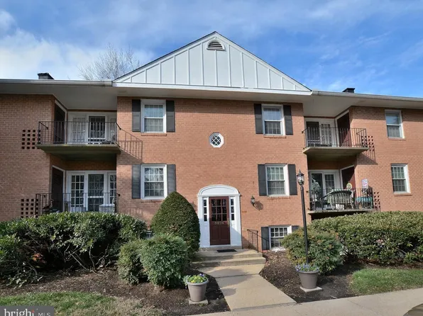 3874 Lyndhurst Dr APT 202, Fairfax, VA 22031