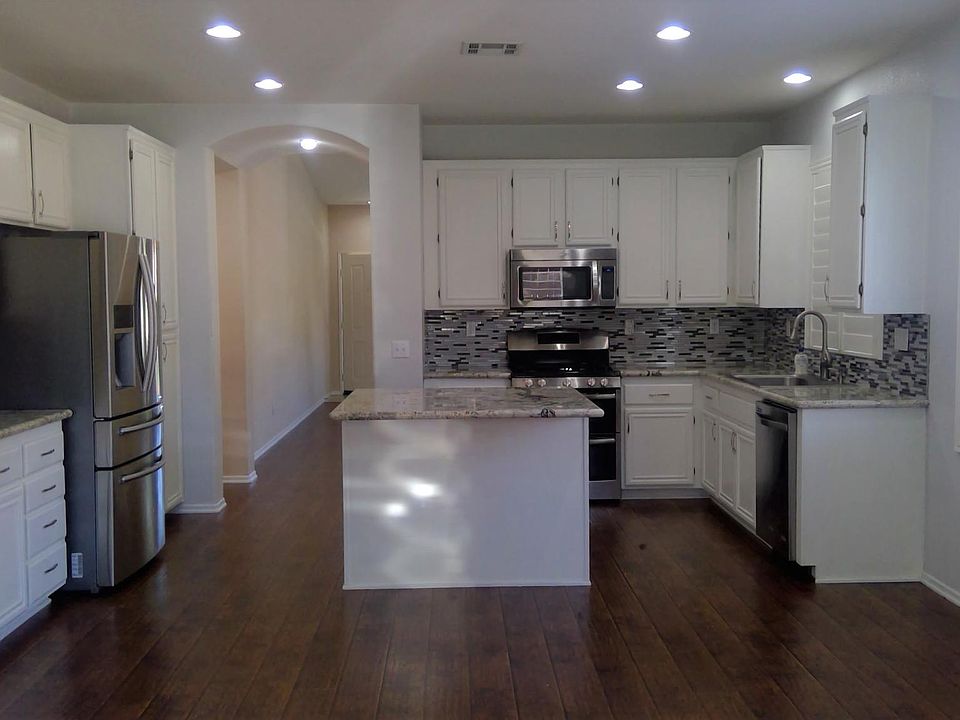 1st image of 808 Aldea Dr