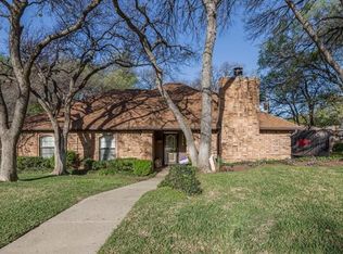 2229 Hurstview Dr, Hurst, TX 76054