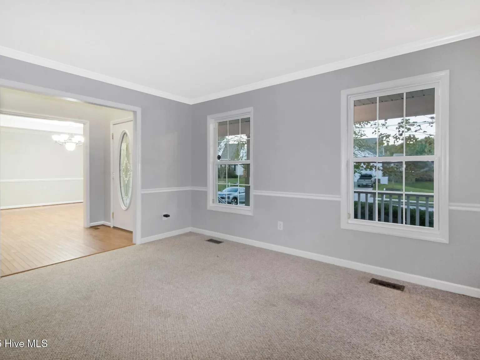 4 bed, 2.5 bath, 2473 sqft, $2,300 — Photo 3