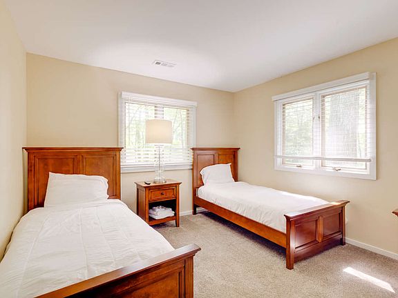 4th image of 540 Kerry Lake Dr