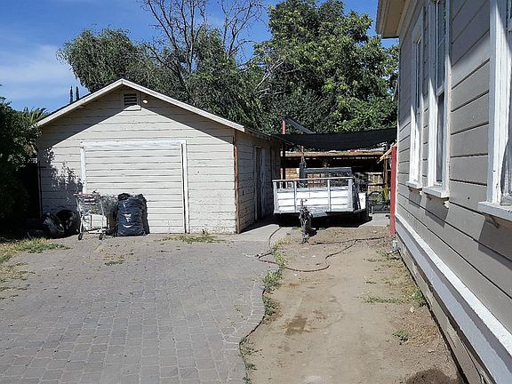 2nd image of 2878 S Fairmont Ave