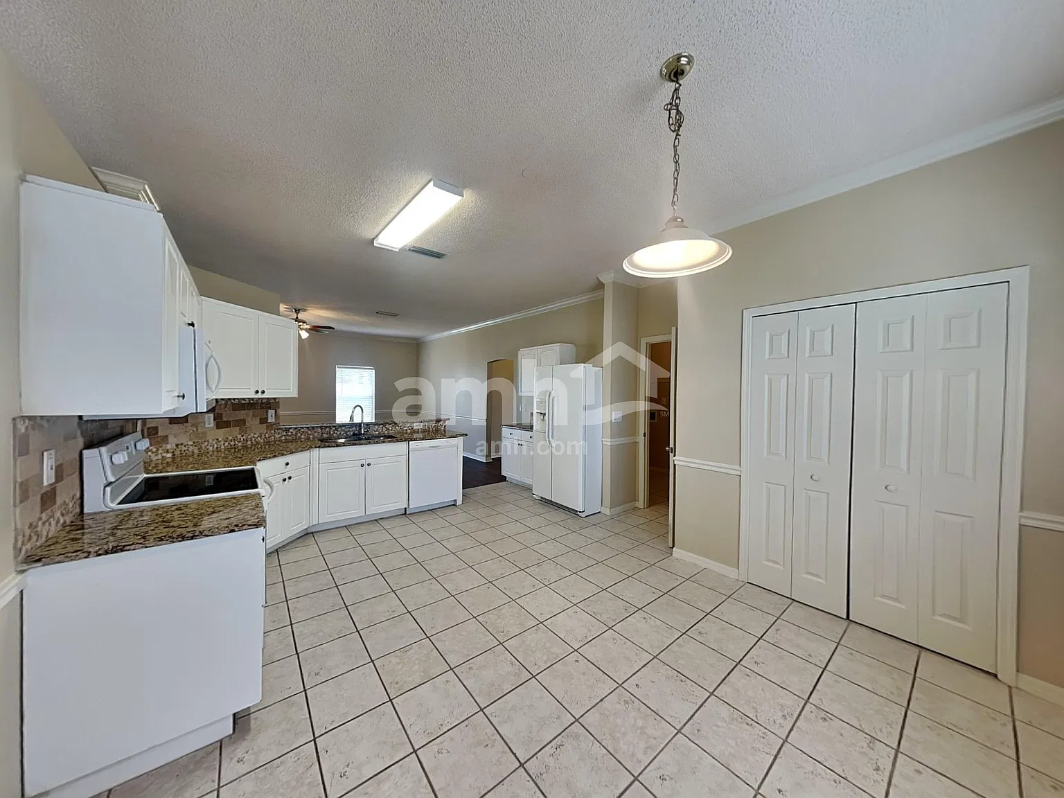 3 bed, 2.0 bath, 1852 sqft, $2,450 — Photo 3