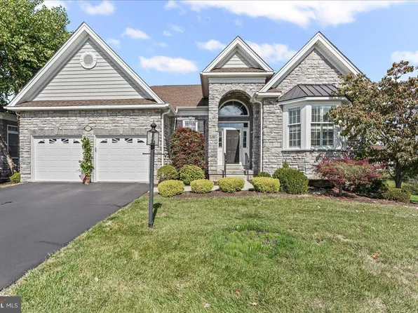 834 Woods End Ct, Collegeville, PA 19426