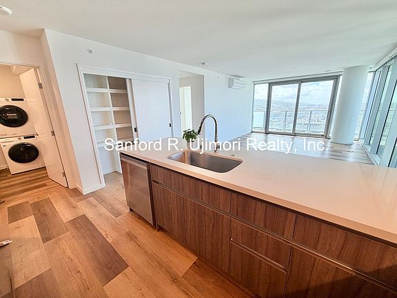 4th image of 1515 Liona St #4301
