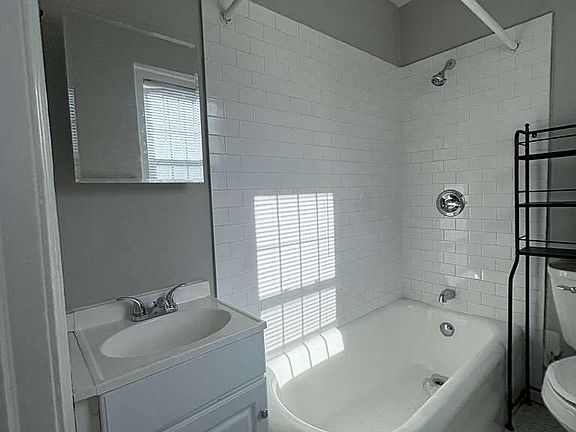 3rd image of 1175 Chapel St #4011