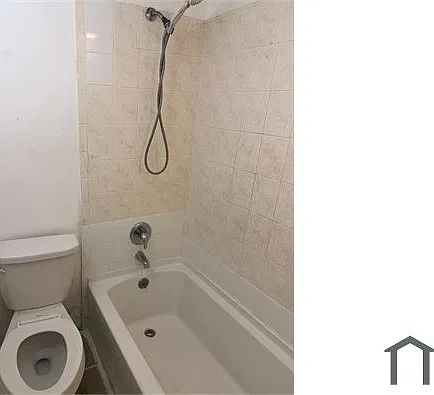 6 bed, 2000 sqft, $3,555 — Photo 2