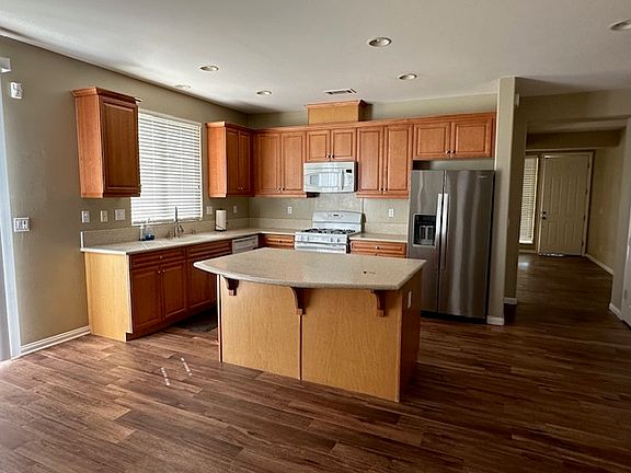 3rd image of 6103 Saint John Pl