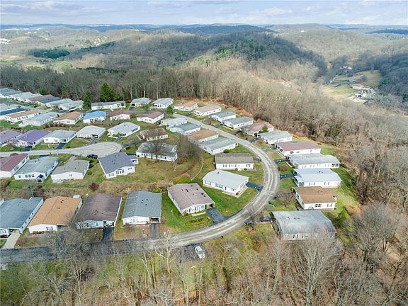 3rd image of 246 Ridge Ln