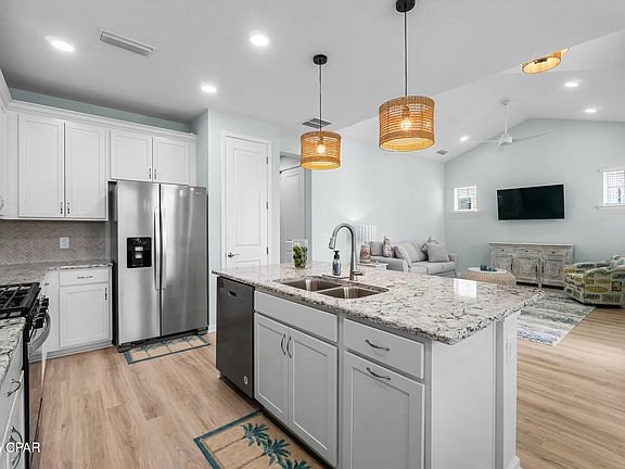 3rd image of 8685 Sand Dollar Dr