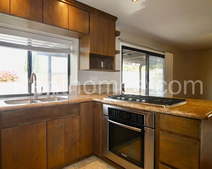 10928 Sunset Ridge Dr — Photo 7