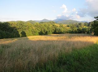 000 Charlie Brown Rd, Burnsville, NC 28714