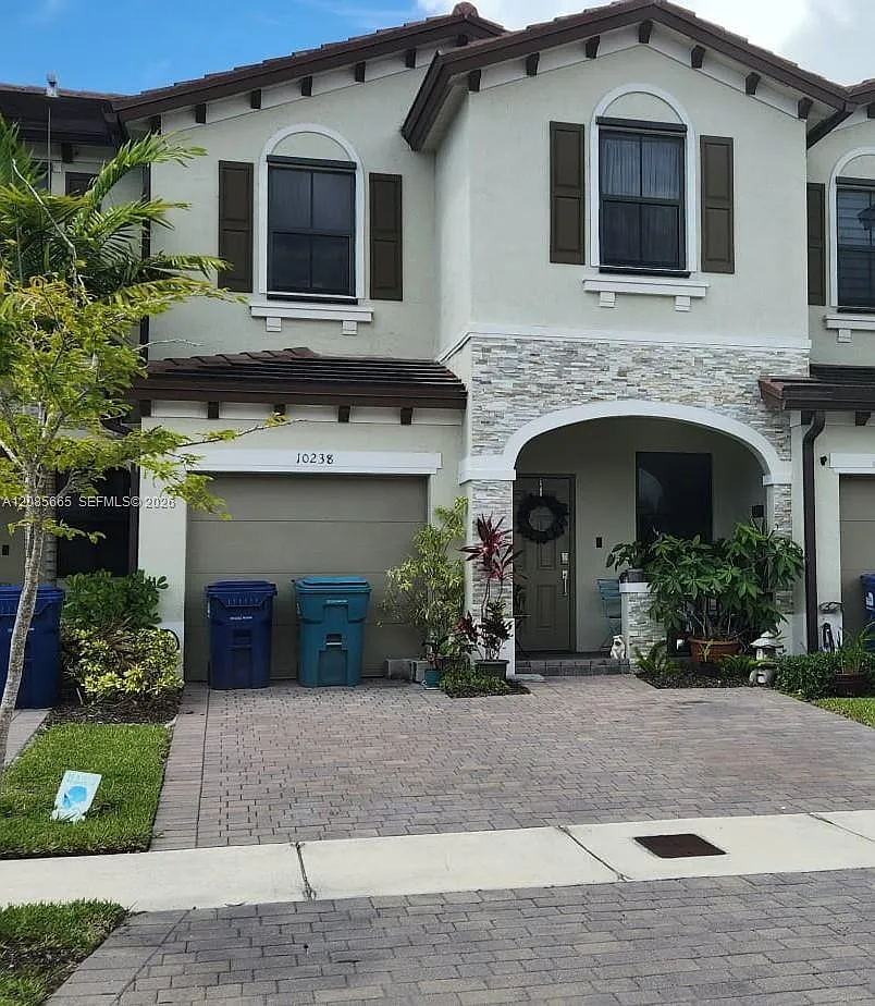 Enclave South Phase 1 — Photo 1