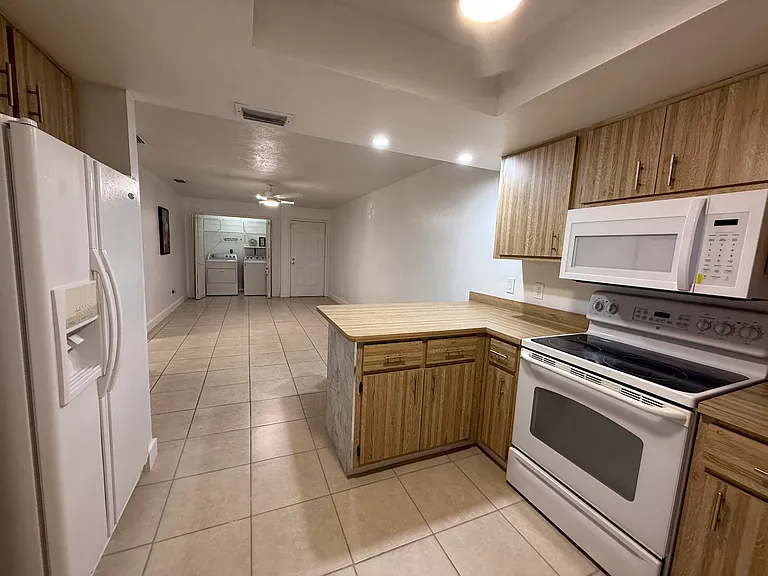 912 SE 13th St #3 — Photo 18