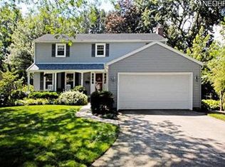 366 Bar Harbor Dr, Bay Village, OH