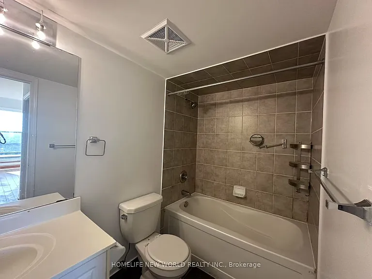 18 Harding Blvd #1126 — Photo 9