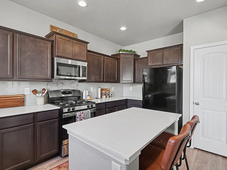 3792 Vineyard Cir — Photo 9