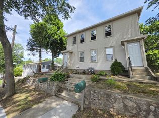 38 Drill St 2ndFlr 2B/1B GreatLocale! PrivEntry! Prkg NOPet Hardwoods, Providence, RI 02908