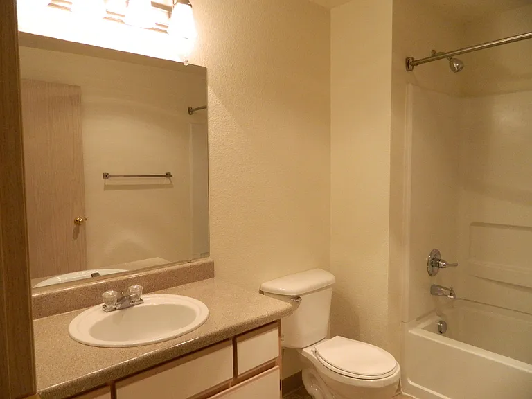 Springwater Trail Apartments — Photo 15