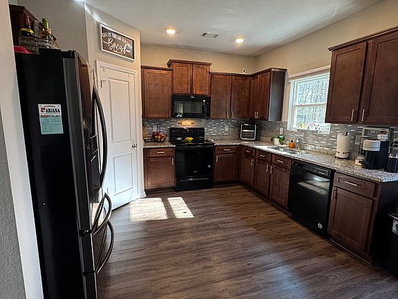 5th image of 280 Morning Dr