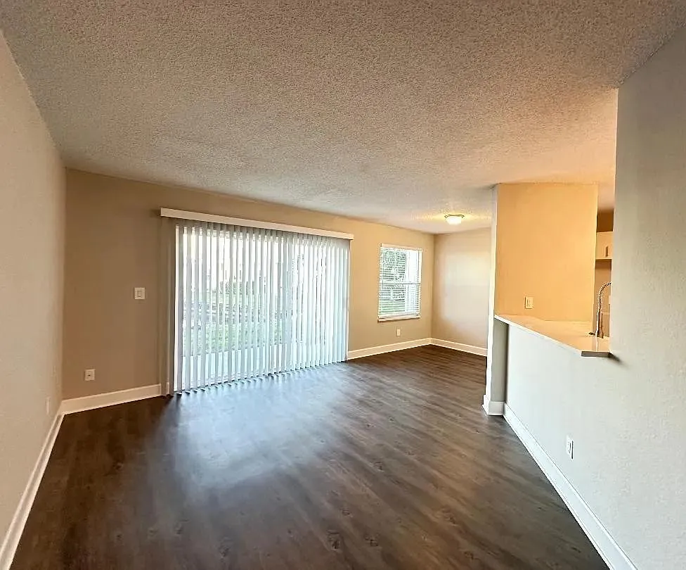 2 bed, 900 sqft, $1,475 — Photo 4