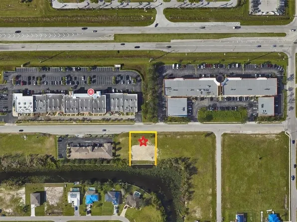 828 SW 4th St, Cape Coral, FL 33991