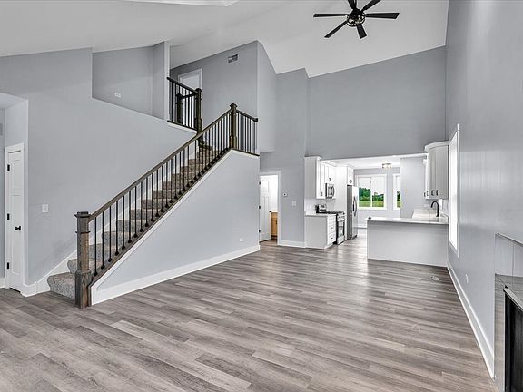 4th image of 2080 Waters Edge Dr