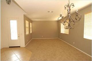3rd image of 11012 White Oak Ln