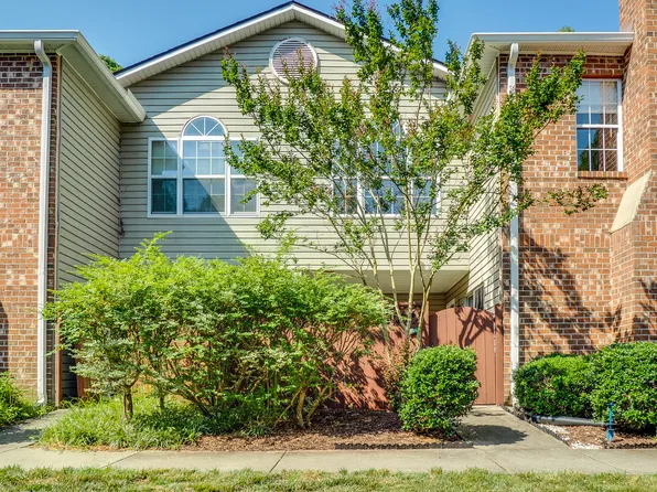 435 Summerwalk Cir, Chapel Hill, NC 27517