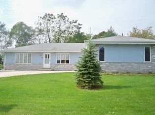 414 Whipple Tree Ln, Waterford, WI 53185