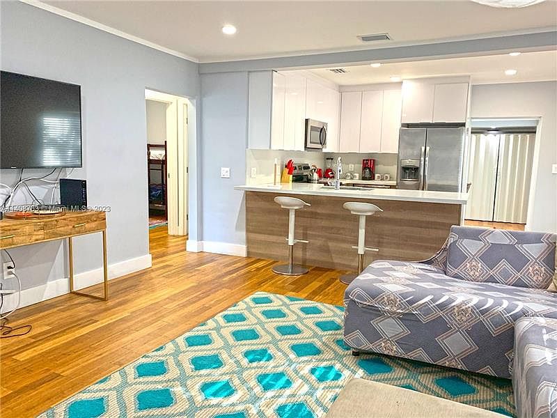 1st image of 324 NW 52nd St #324