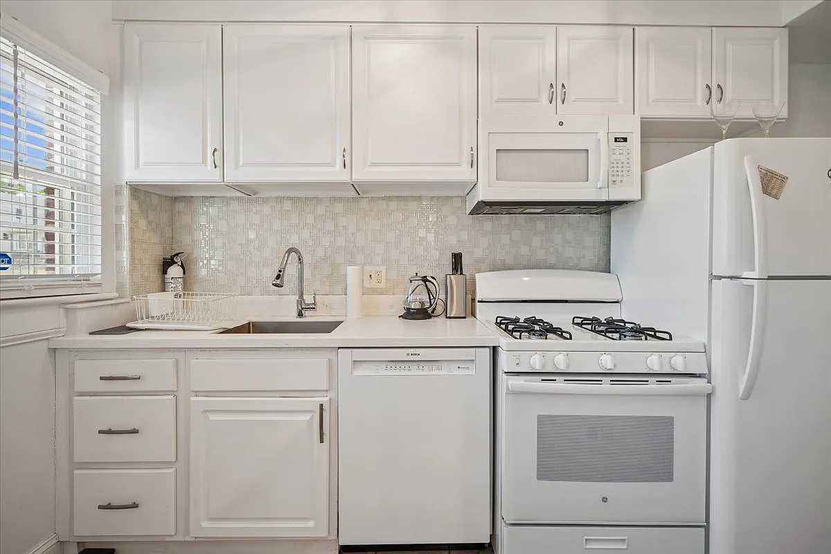 3 bed, 1632 sqft, $2,950 — Photo 4