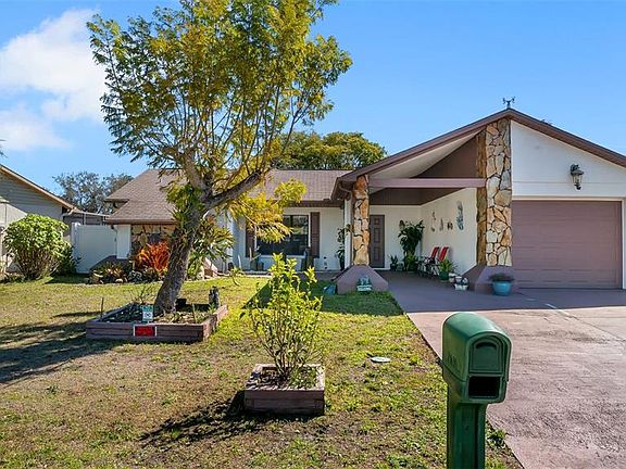 2nd image of 7630 Vienna Ln