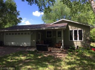 210 Lakeview Dr, Spicer, MN 56288