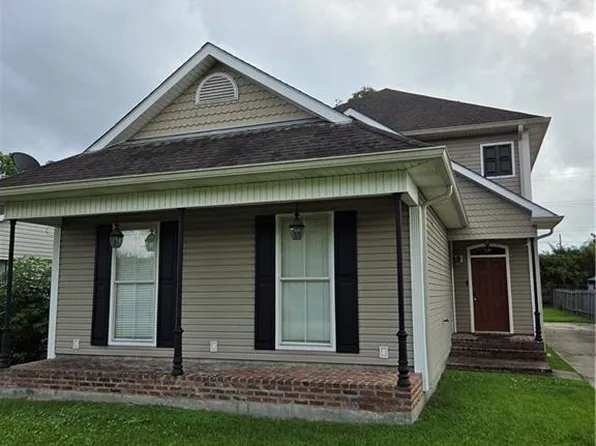 5047 Oak Dr, Marrero, LA 70072