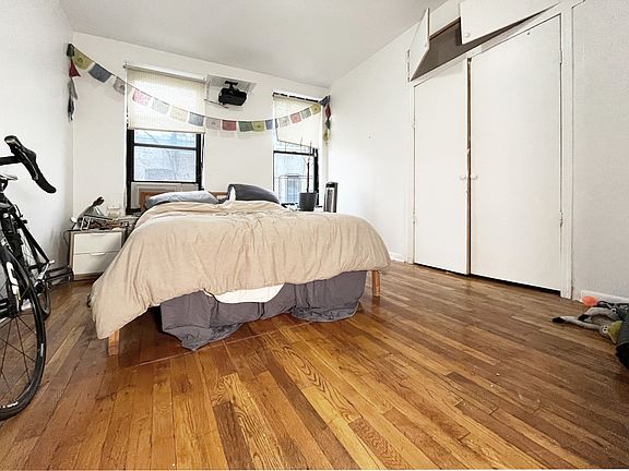3rd image of 361 E 10th St APT 62