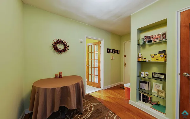 Sold by EXR | media 8